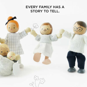 Le Toy Van - Pretend & Play - Wooden Dolls House Family Set - 7pcs - Image 3