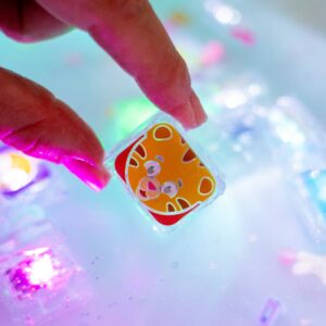 Glo Pals - Water Activated Light-Up Sensory Toys - Daniel Tiger (4 Pack) - Image 4